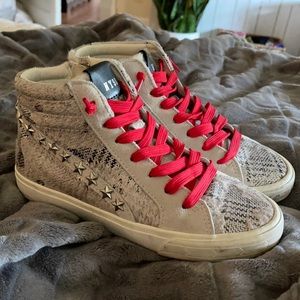 Steve Madden high tops